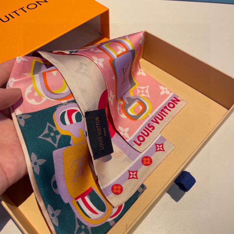 l**is V*t*n arty lv unlocked long silk scarf