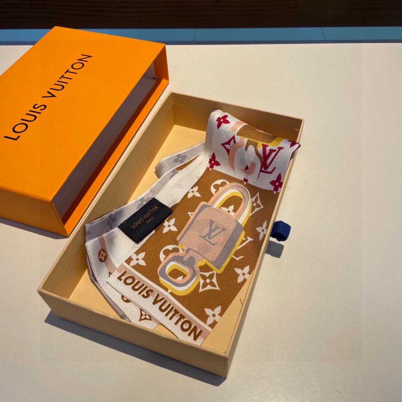 l**is V*t*n arty lv unlocked long silk scarf