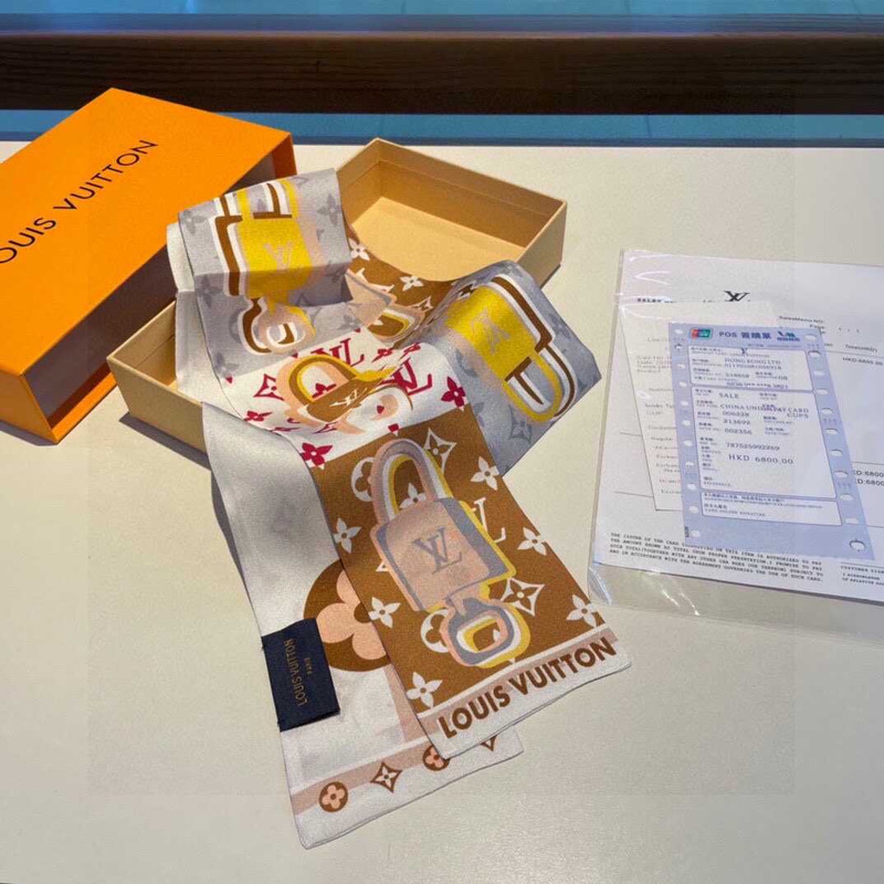 l**is V*t*n arty lv unlocked long silk scarf