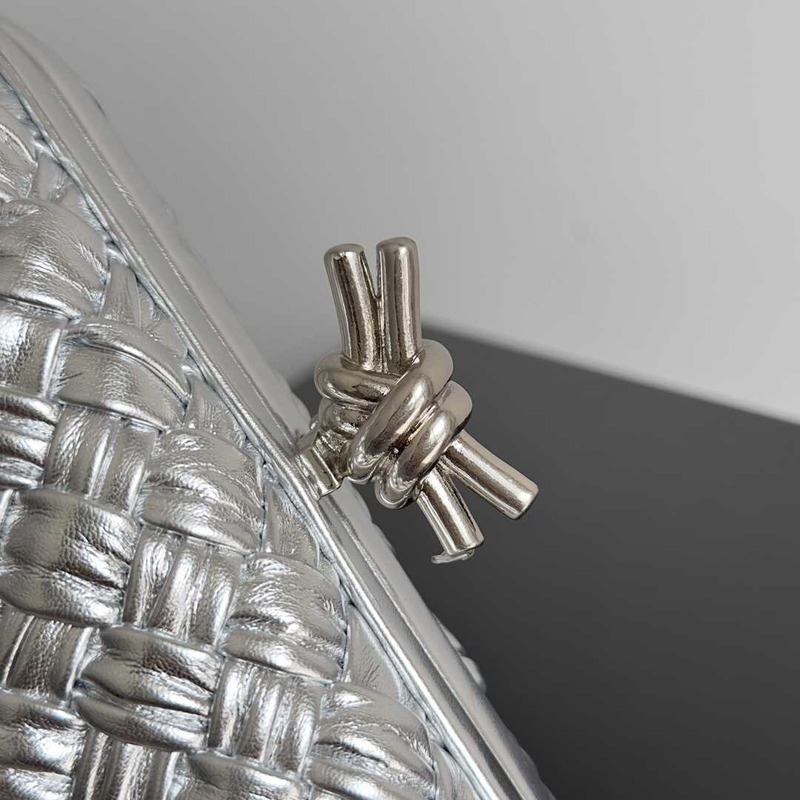 Bo*te*ga ve*ne*ta knot calfskin silver