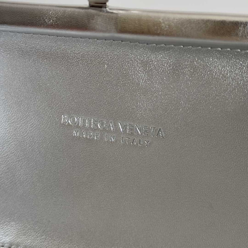 Bo*te*ga ve*ne*ta knot calfskin silver