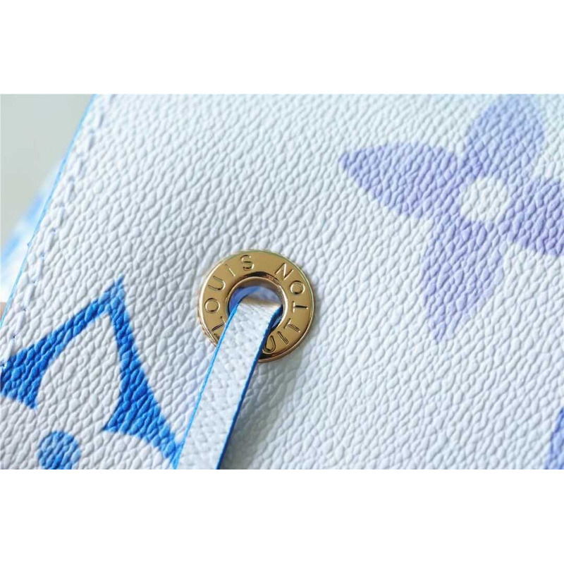 l**is V*t*n lv by the pool  néonoé bb blue