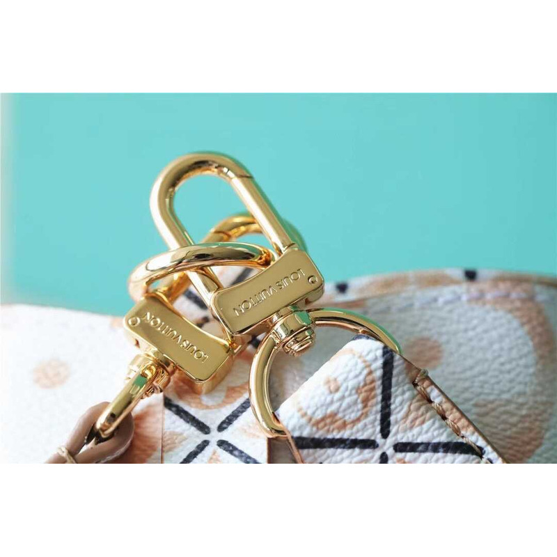 l**is V*t*n lv by the pool  néonoé bb brown