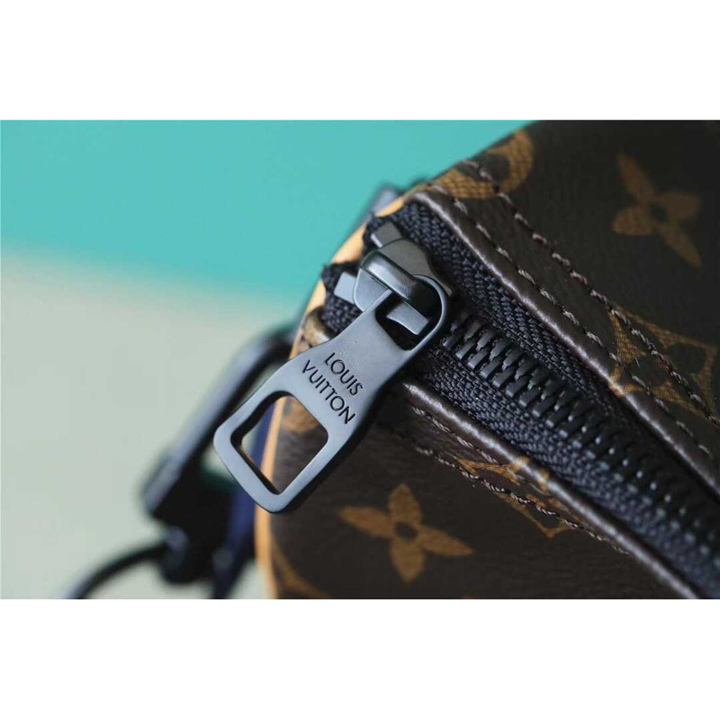 l**is V*t*n zoooom with friends original flower keepall