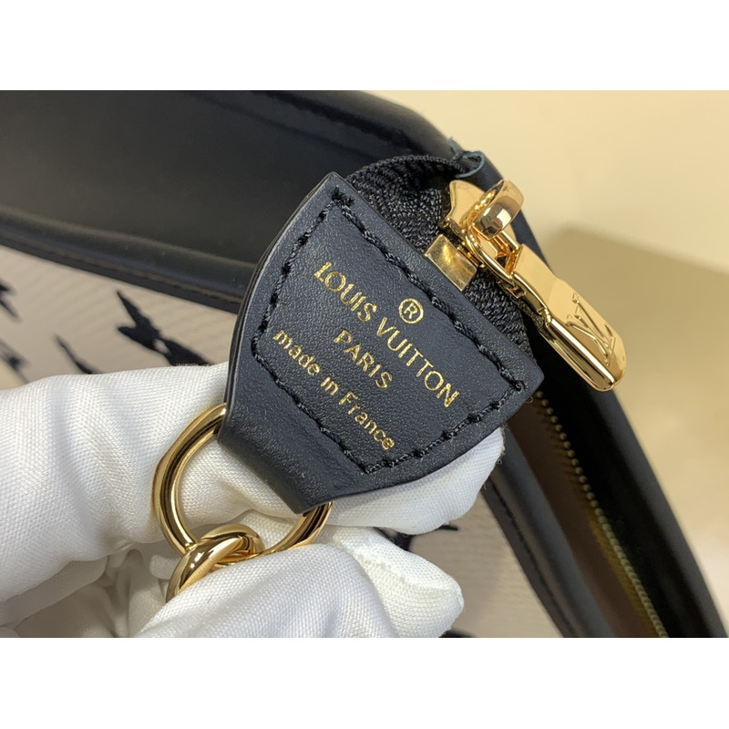 l**is V*t*n lv by the pool  toiletry pouch on chain