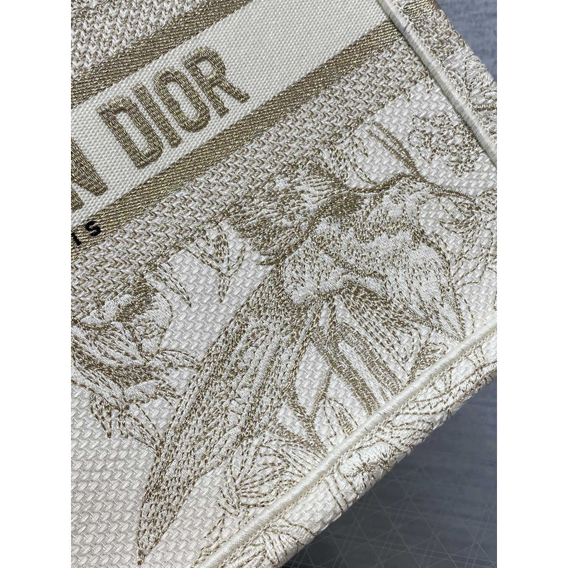 D*or small D*or book tote handbag embroidery