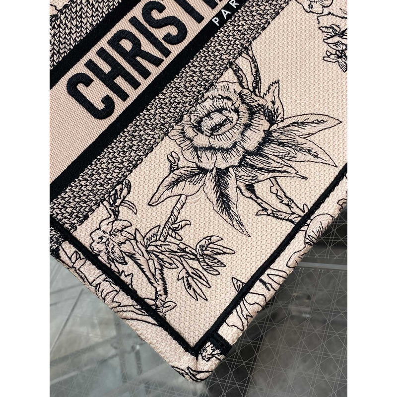 D*or medium book tote bag rouge powder totem embroidery