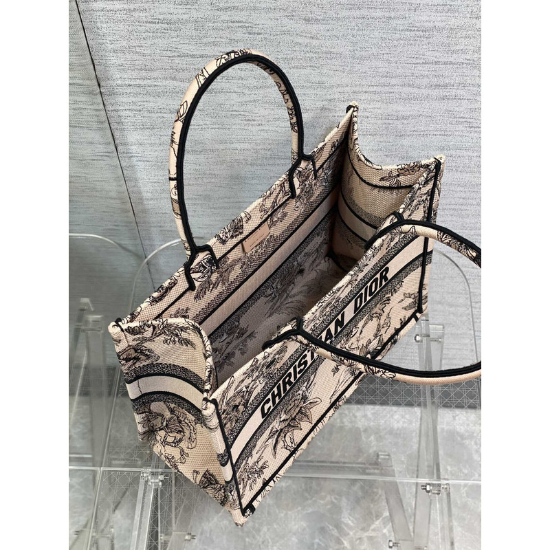 D*or medium book tote bag rouge powder totem embroidery