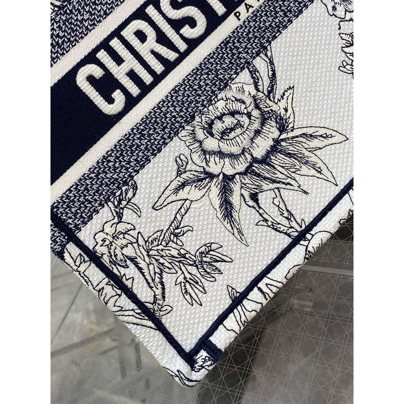 D*or medium D*or book tote handbag embroidery