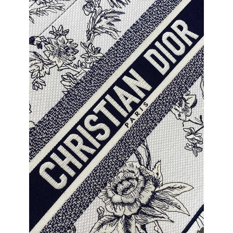 D*or medium D*or book tote handbag embroidery