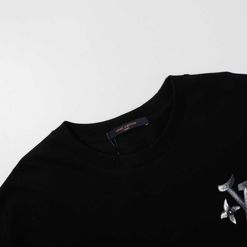 l**is V*t*n logo t-shirt black