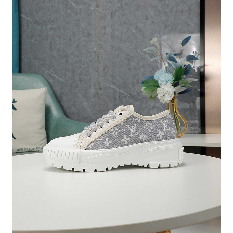 l**is V*t*n lv squad sneakers light grey