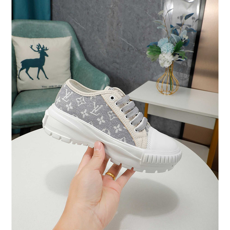 l**is V*t*n lv squad sneakers light grey