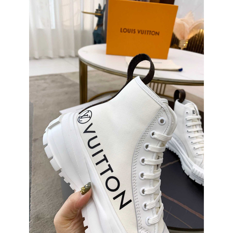 l**is V*t*n squad boot logo canvas white