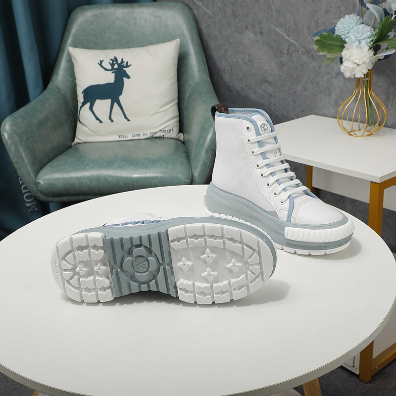 l**is V*t*n squad sneaker high top light blue