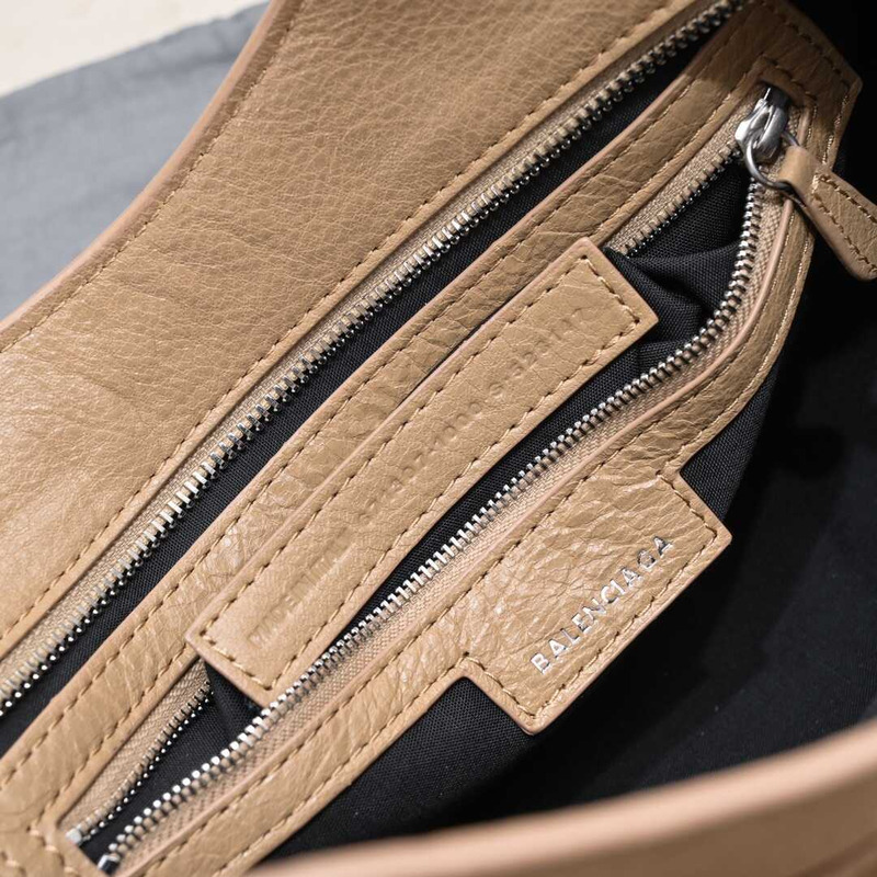 Ba*len*cia*ga women\