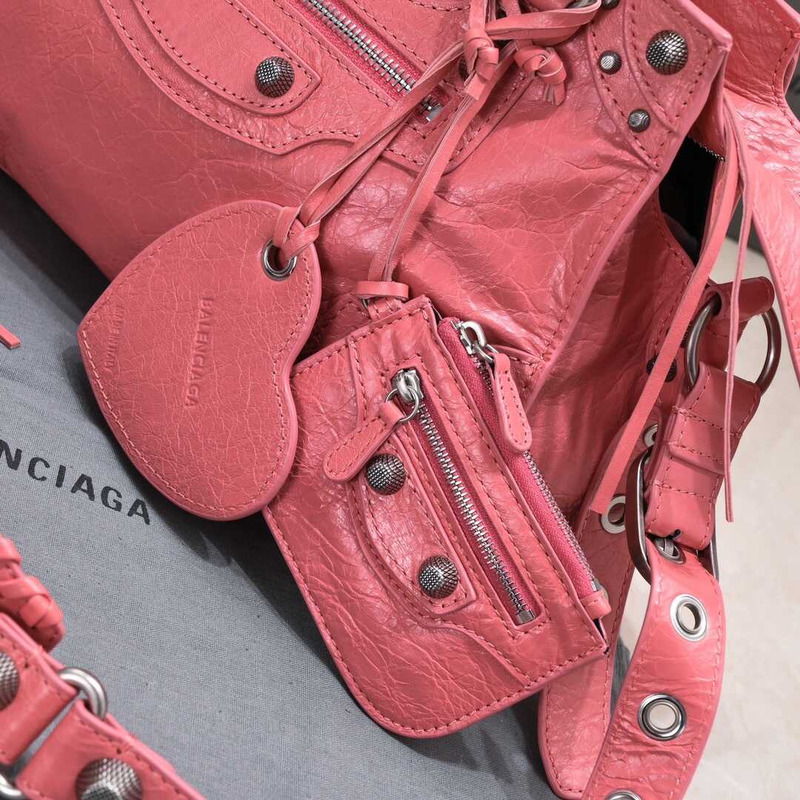 Ba*len*cia*ga women\