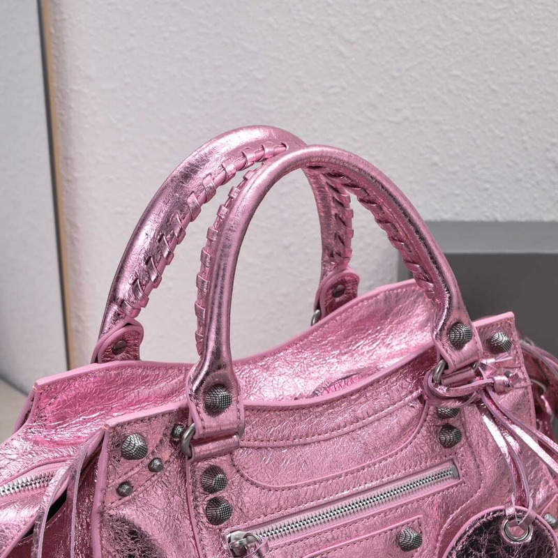 Ba*len*cia*ga women\