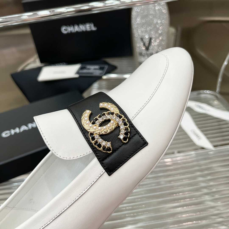 Ch*el classic logo loafers white and black