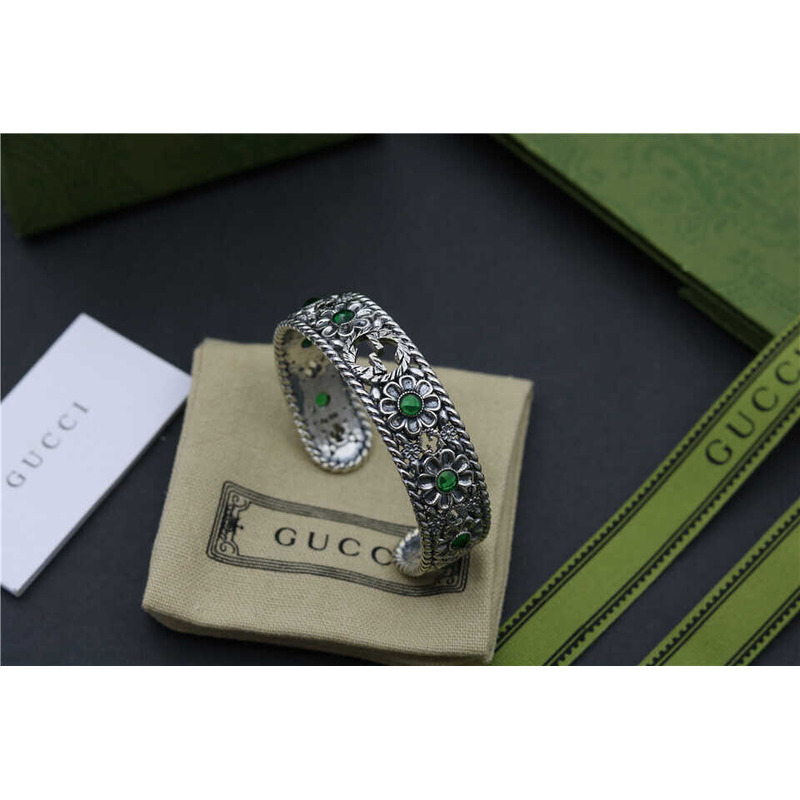 G*u*i flower bracelet