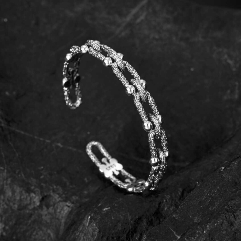 G*u*i braided bracelet silver