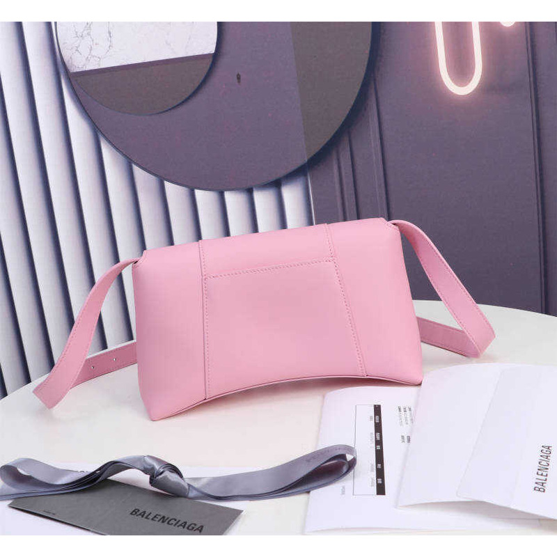 Ba*len*cia*ga women\