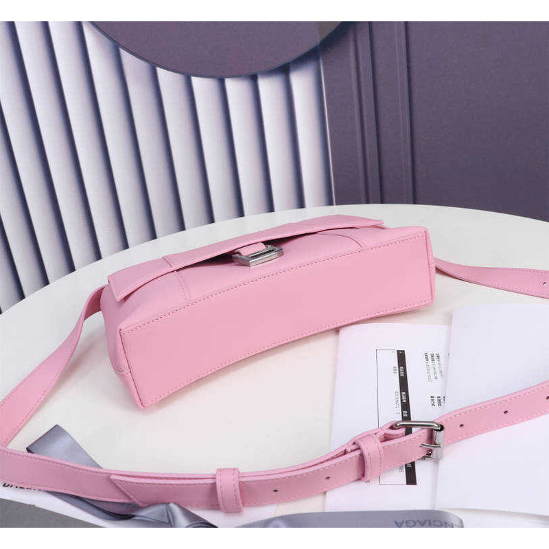 Ba*len*cia*ga women\