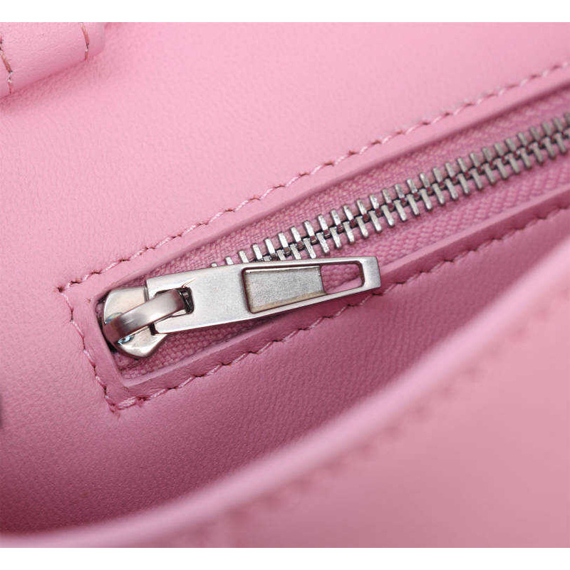 Ba*len*cia*ga women\