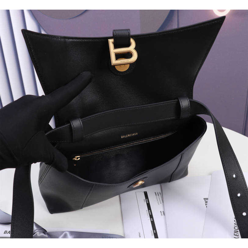 Ba*len*cia*ga women\