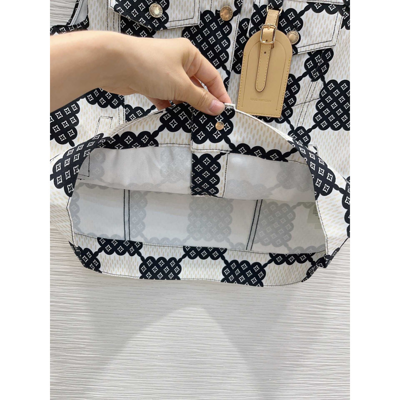 l**is V*t*n checkered vest black and white