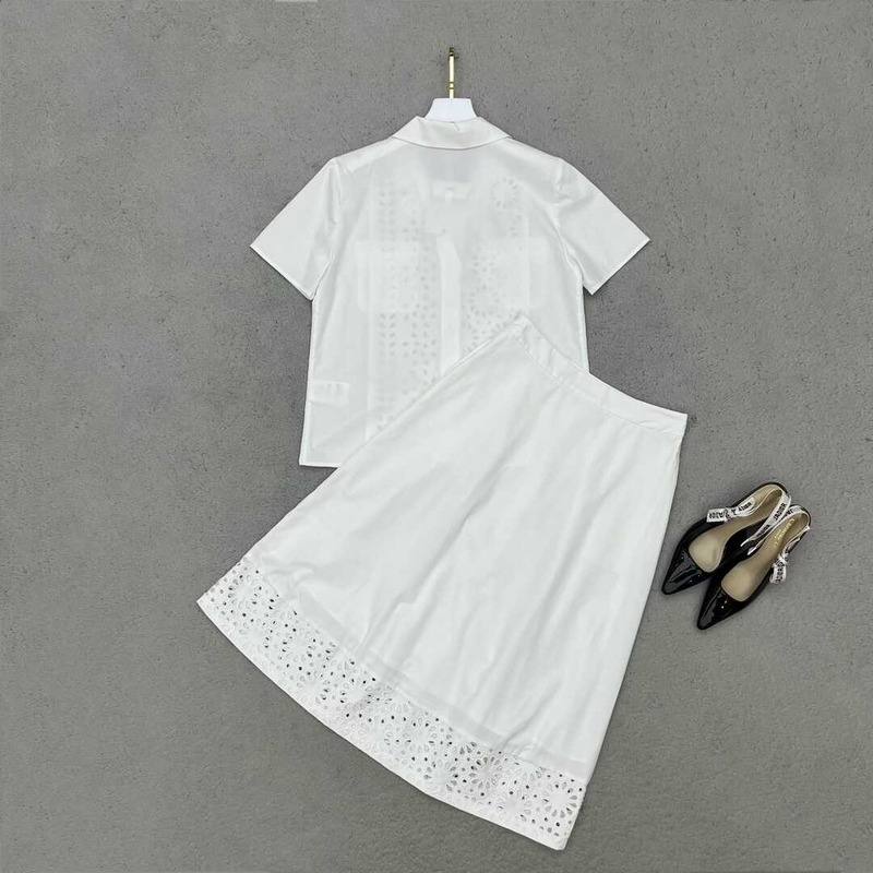 D*or half-body skirt set white