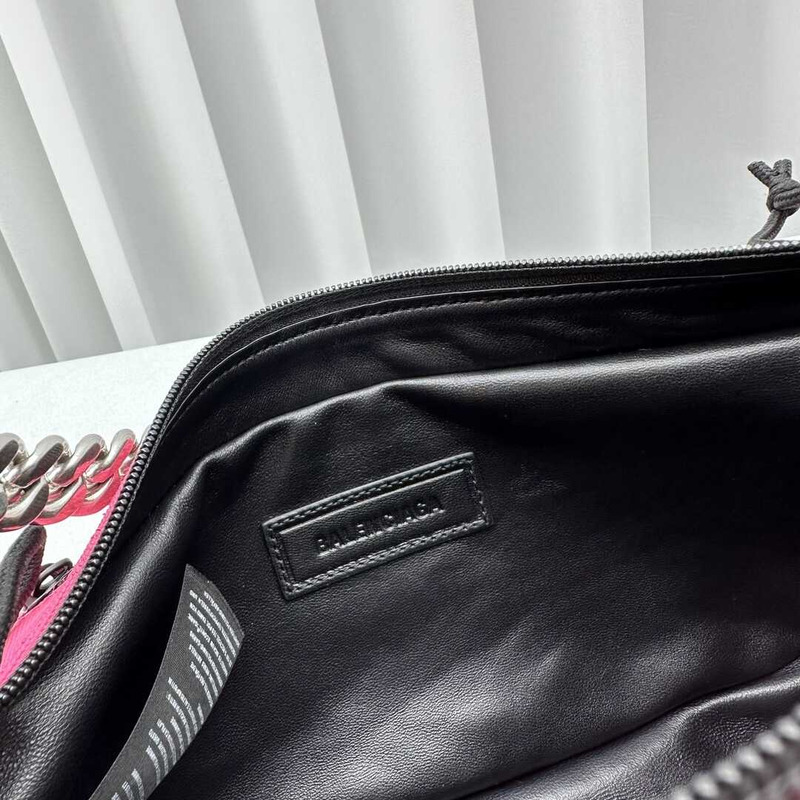 Ba*len*cia*ga raver medium nylon shoulder bag bright pink