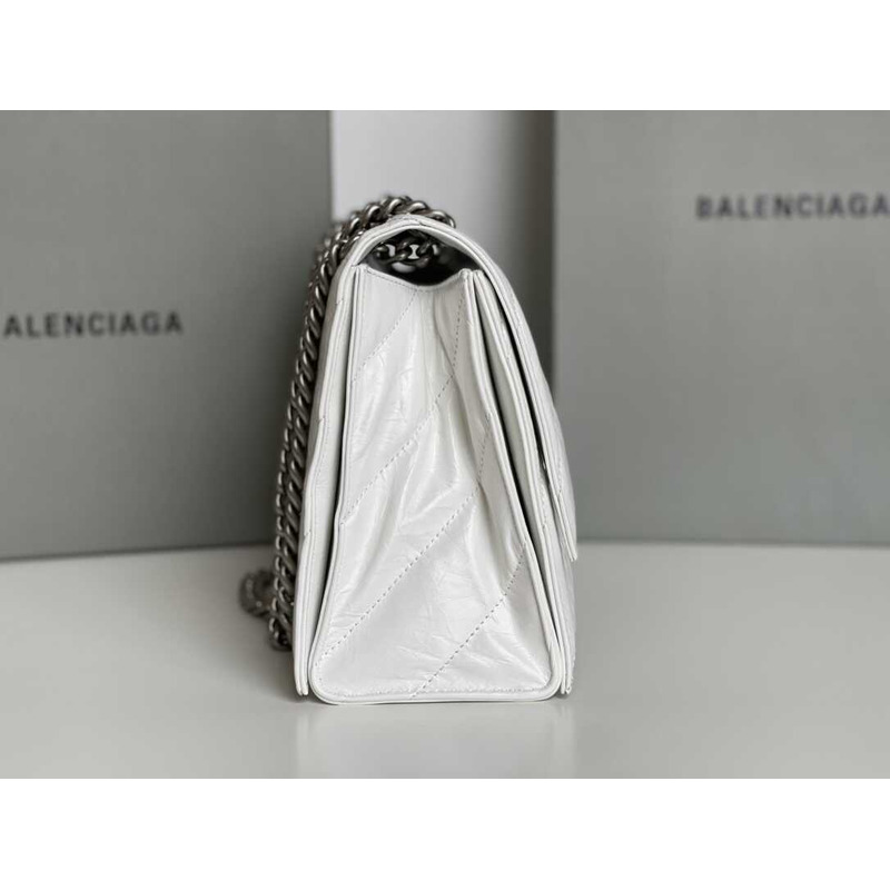 Ba*len*cia*ga crush quilted shoulder bag calfskin white