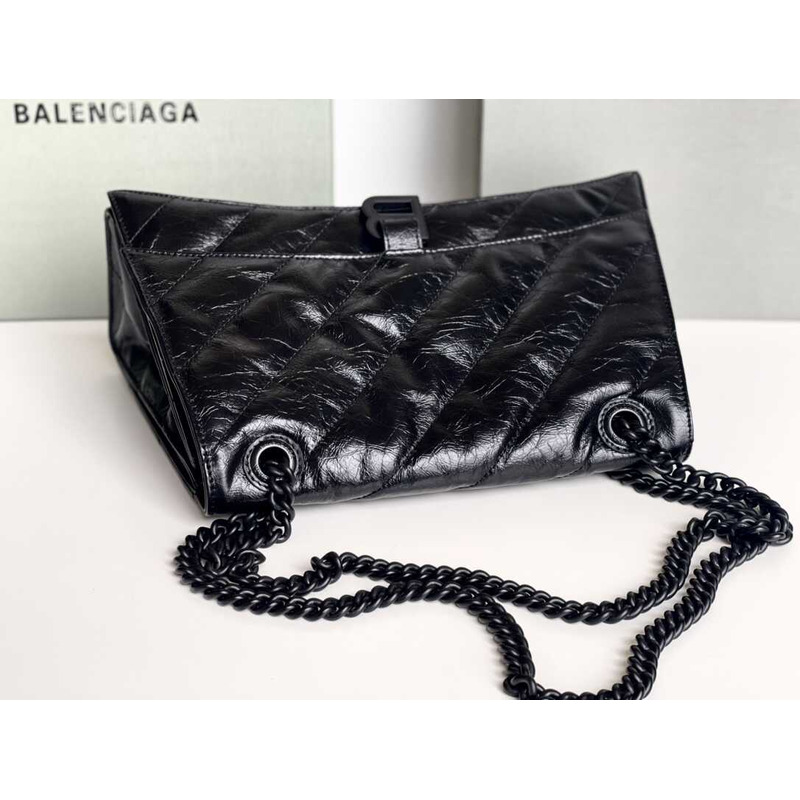 Ba*len*cia*ga crush quilted shoulder bag calfskin black