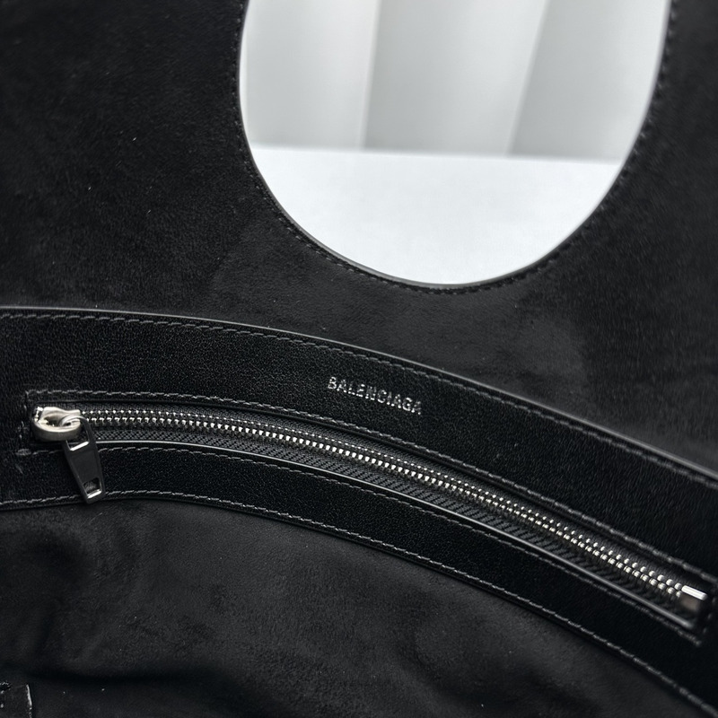 Ba*len*cia*ga mary-kate xs calfskin handbag