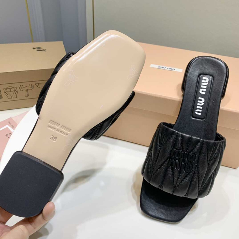 Miu Miu Matelassé Slipper Sandal In Soft Suede Black