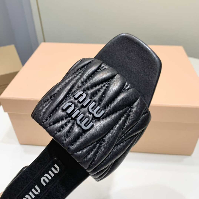 Miu Miu Matelassé Slipper Sandal In Soft Suede Black
