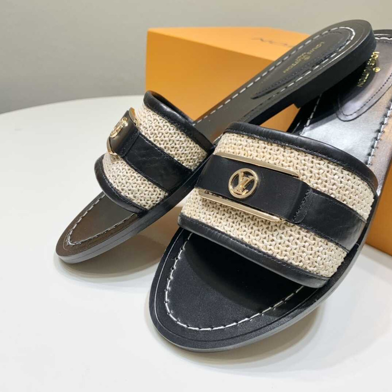 l**is V*t*n lock it flat mule black