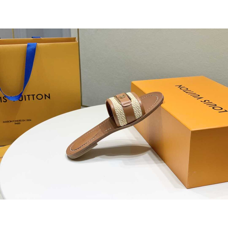 l**is V*t*n lock it flat mule beige