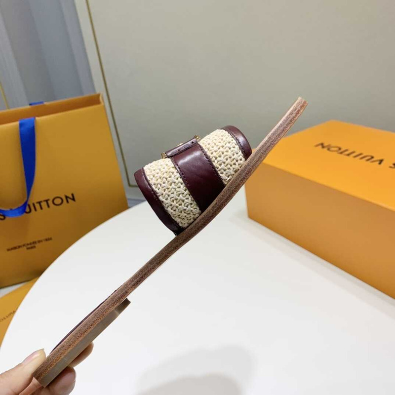 l**is V*t*n lock it flat mule brown