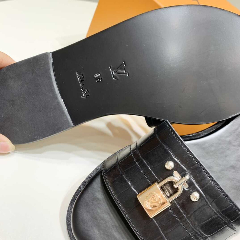 l**is V*t*n lock it flat mule in cognac black