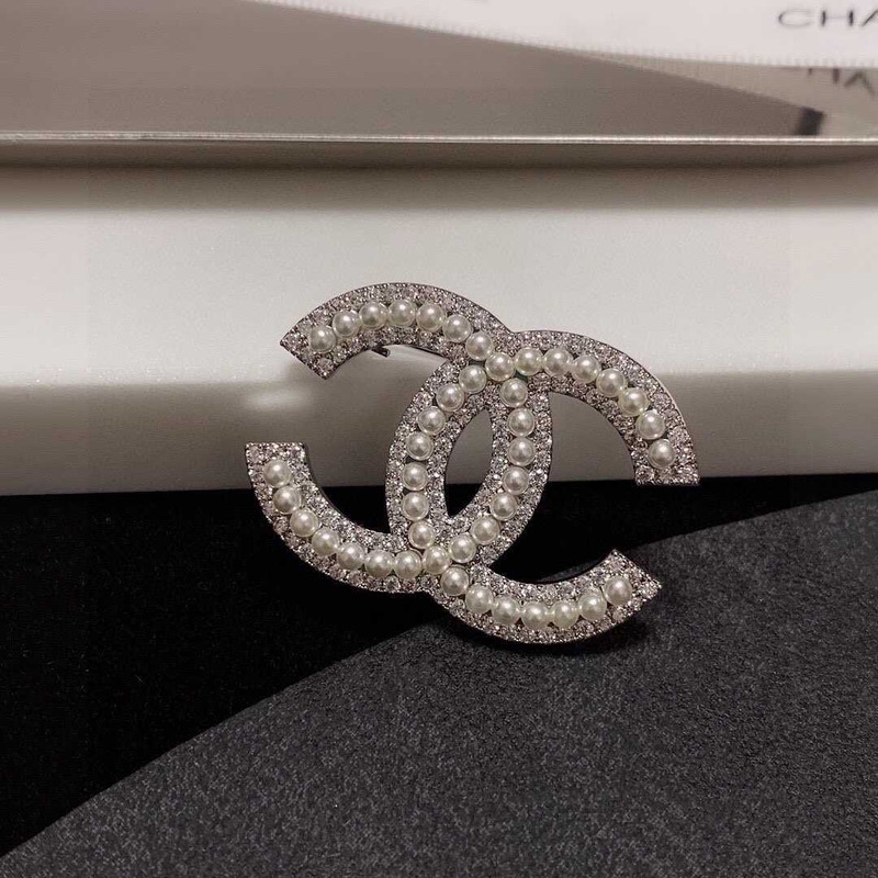 Ch*el cc pearl brooch