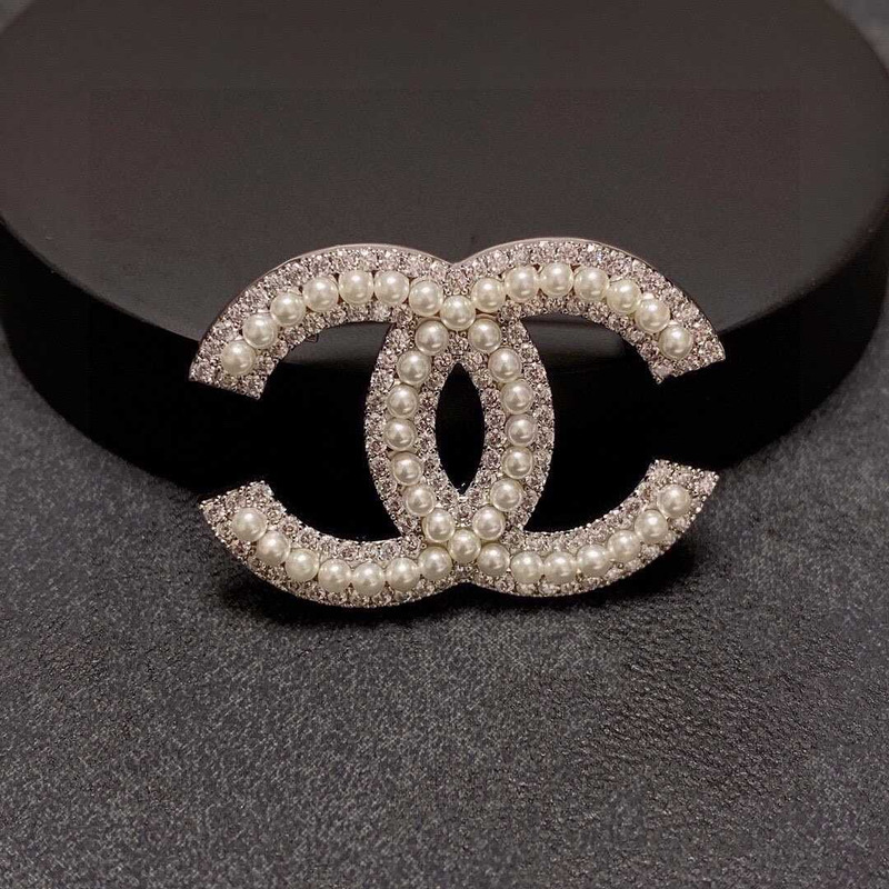 Ch*el cc pearl brooch