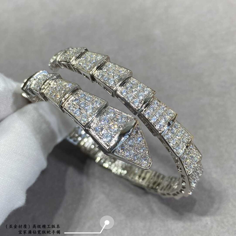 b*l*ai serpenti Di*m*nds bracelet