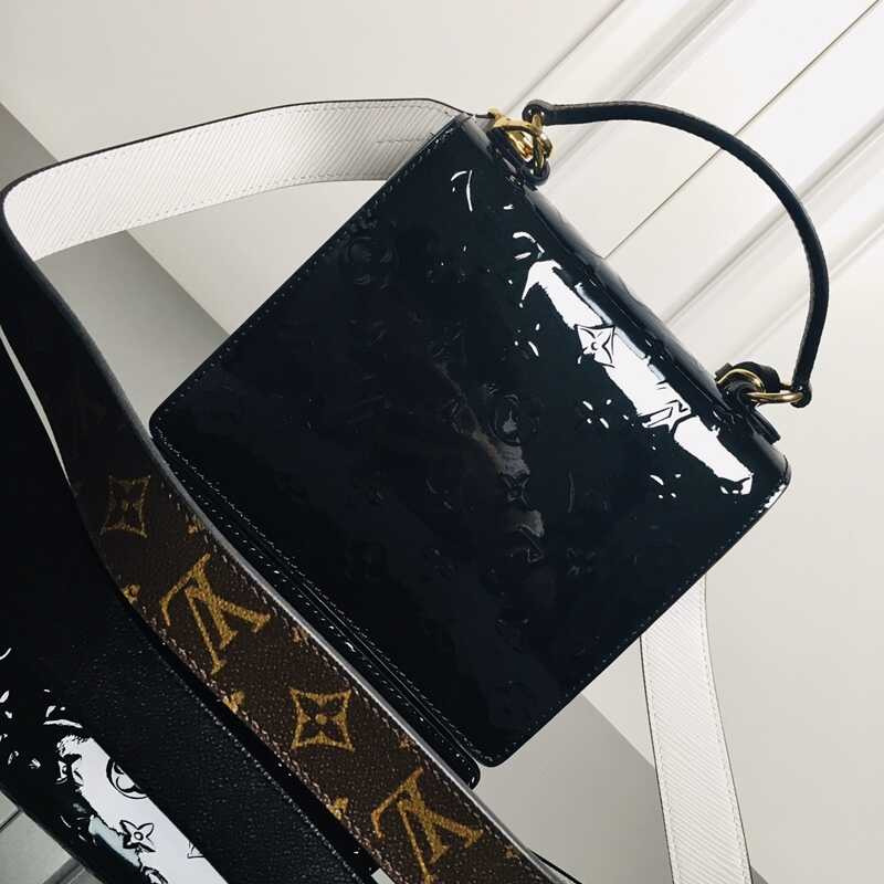 l**is V*t*n spring street bag patent leather black
