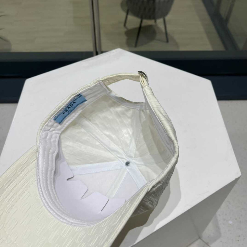 Pra*a baseball cap with logo white