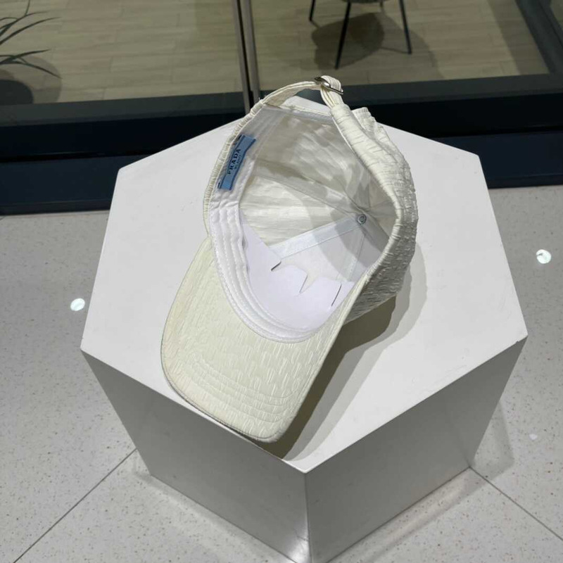 Pra*a baseball cap with logo white