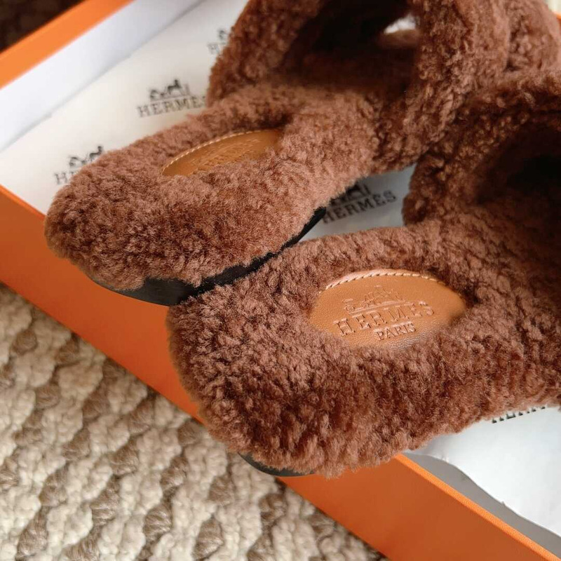 H**mes classic h word teddy bear fur slippers coffee