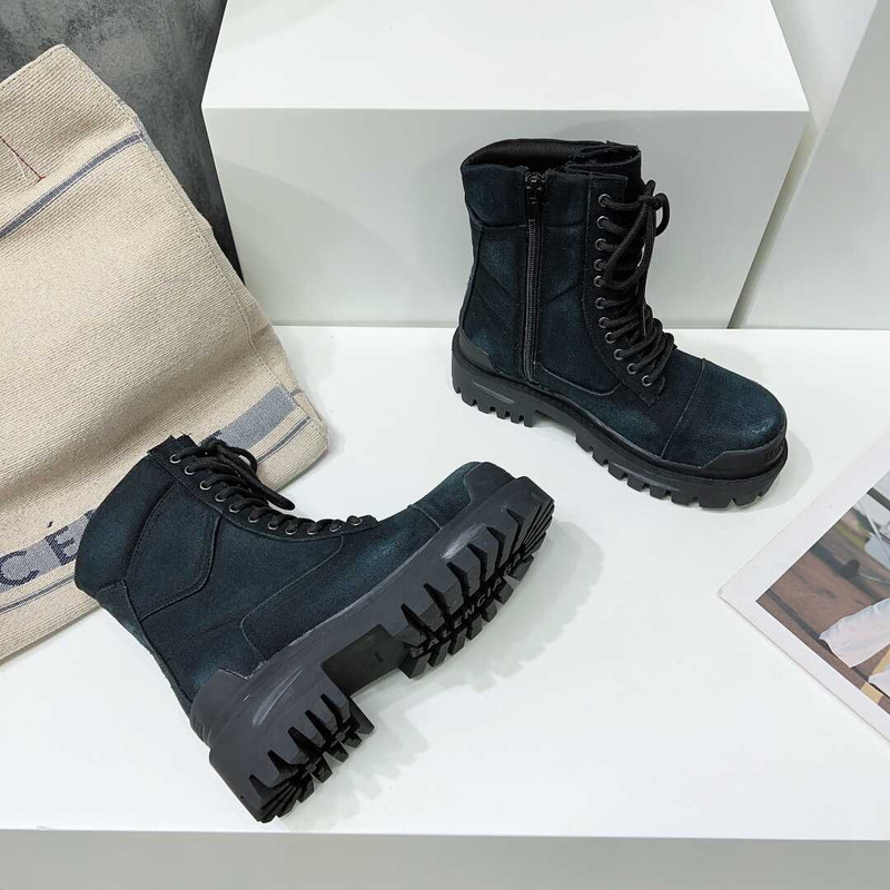 Ba*len*cia*ga distressed lace-up boots dark blue