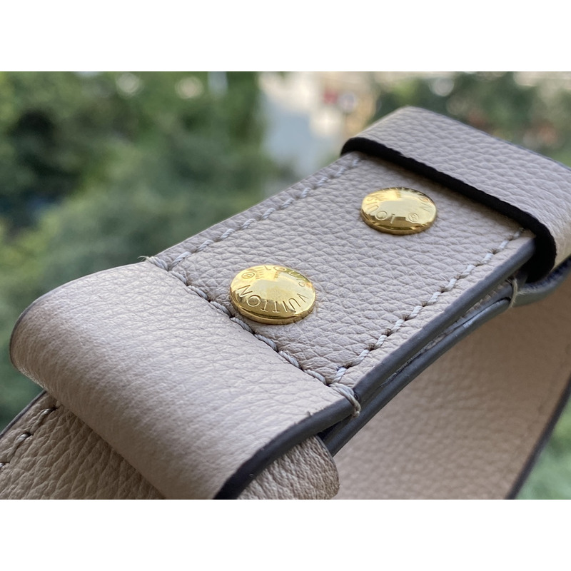 l**is V*t*n lockme bucket bag greige